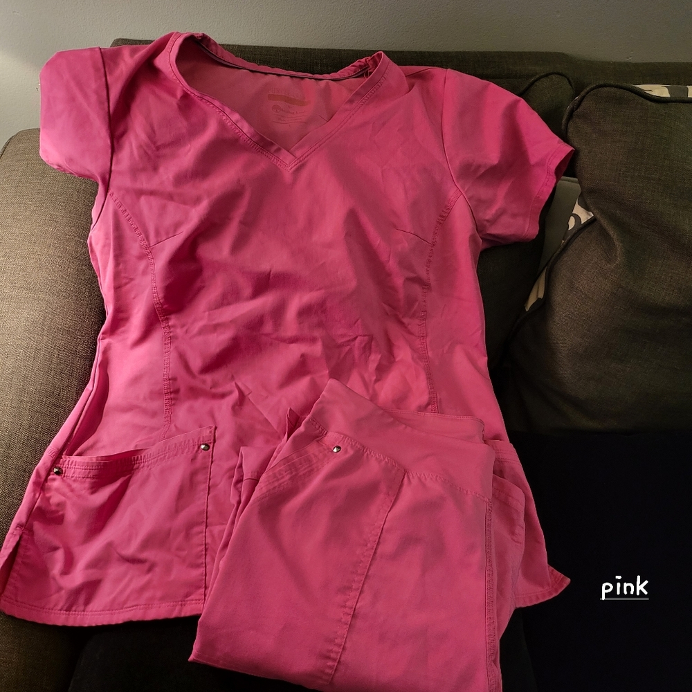 Healing hands yoga scrub set pink large top and medium bottoms